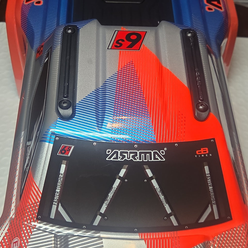ARRMA Kraton 6S body shell center and roof detail