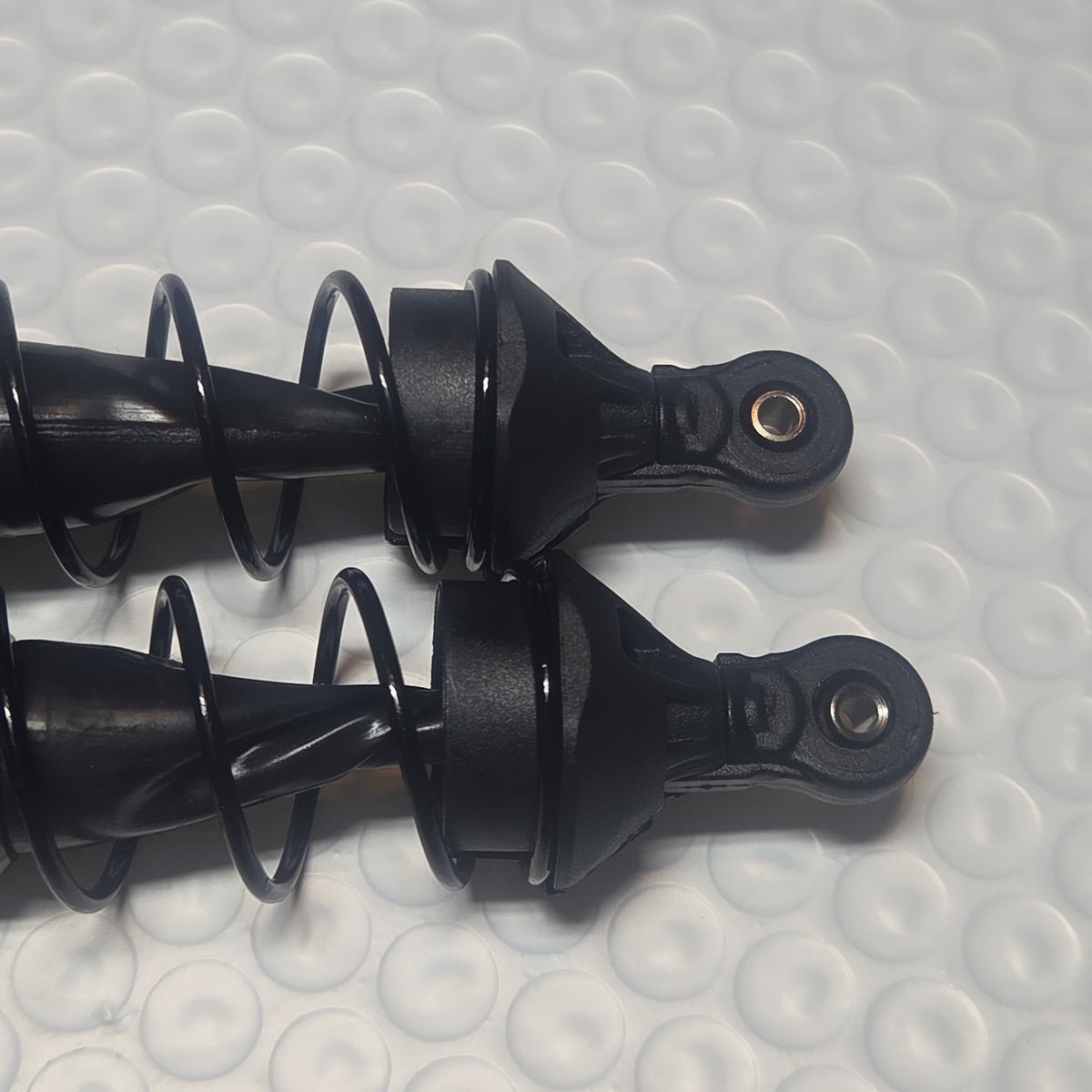 ARRMA Kraton 6S front shocks lower mounts detail