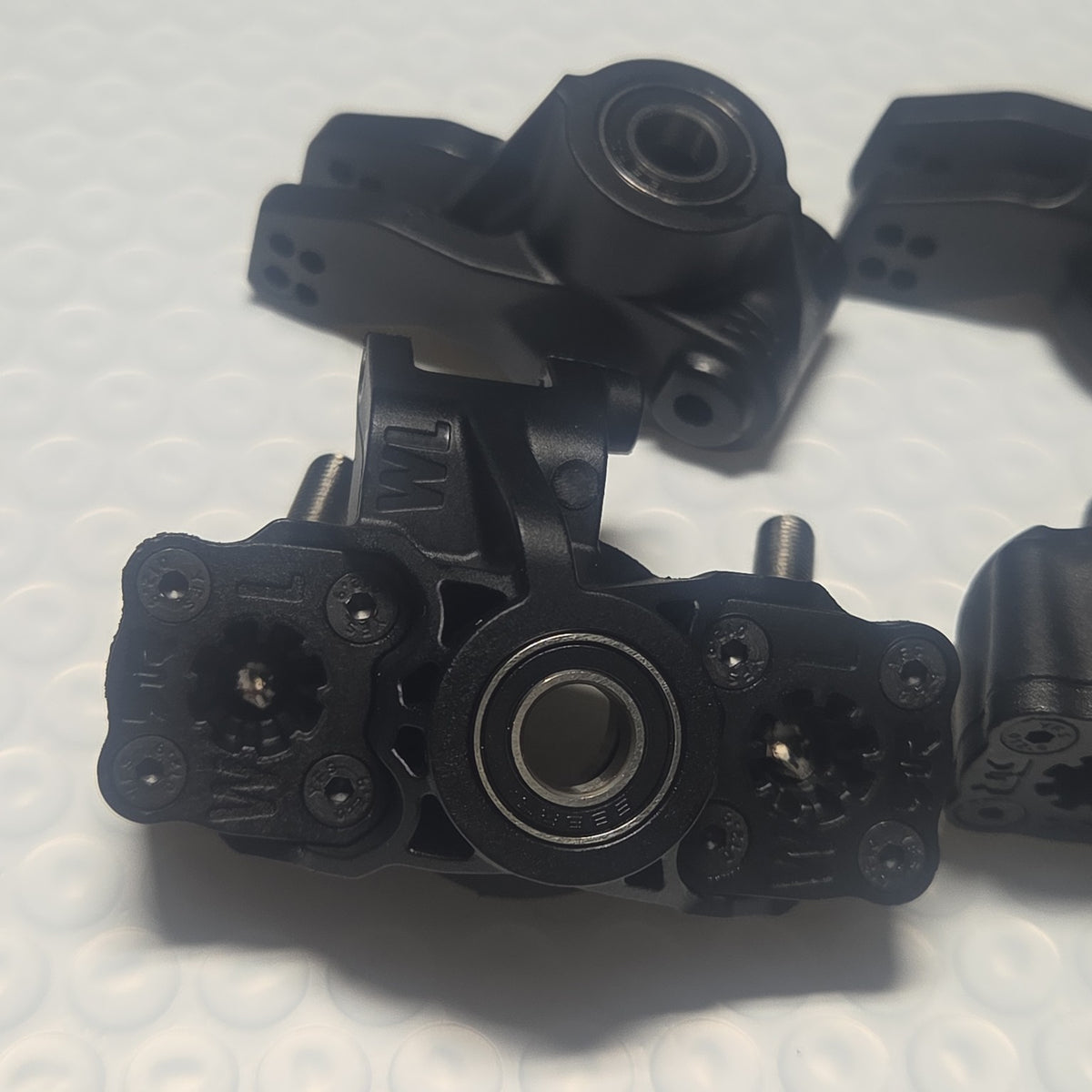 ARRMA Kraton 6S hub carrier and steering knuckle bearing detail