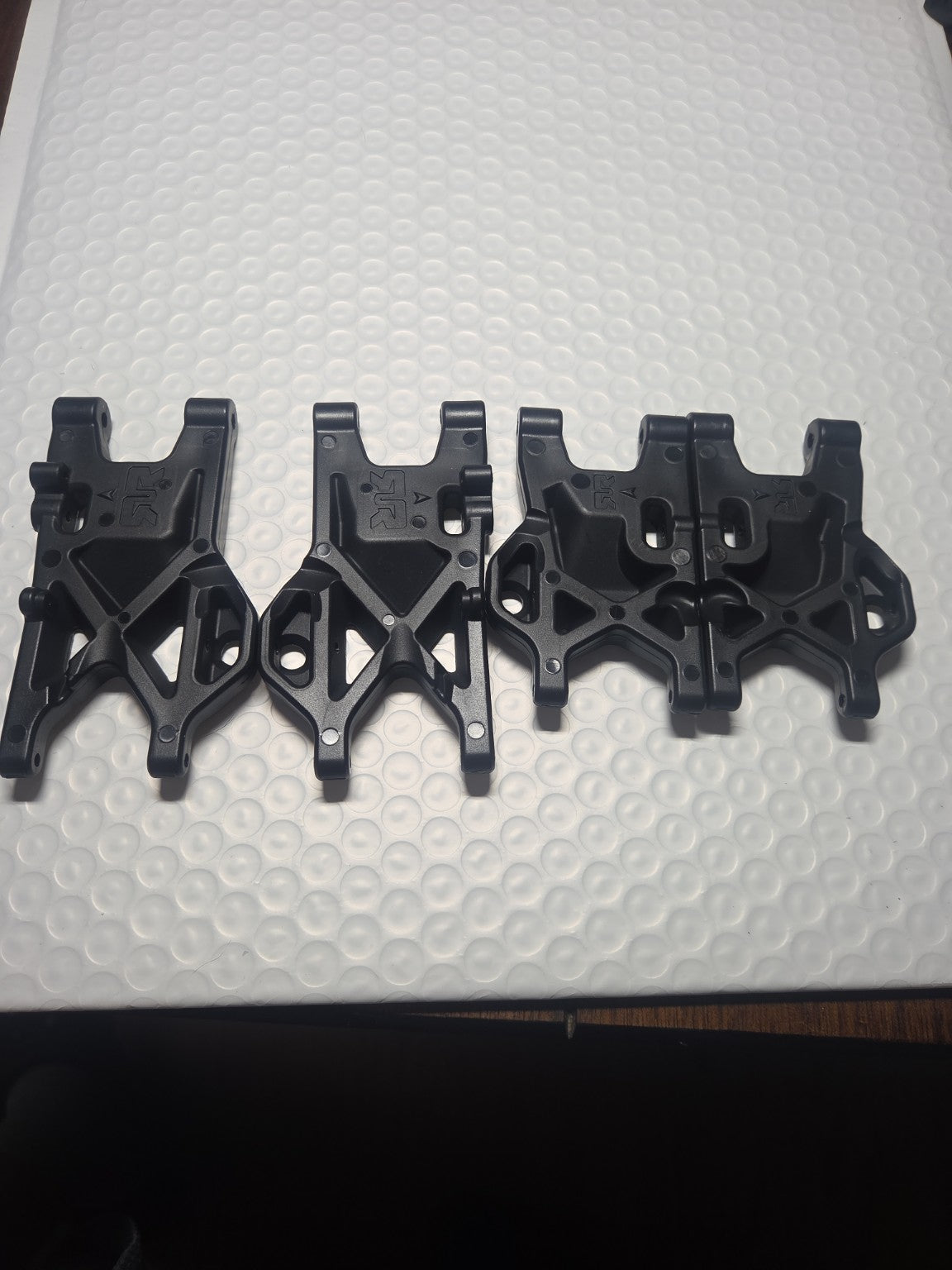 ARRMA Mojave 4S suspension arms set take-off