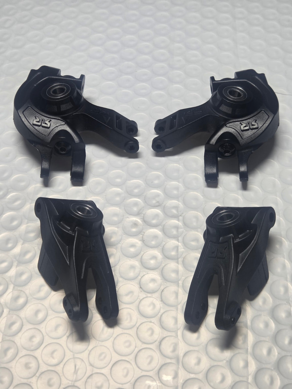 ARRMA Big Rock 223S front and rear hub bearing carriers new take-off
