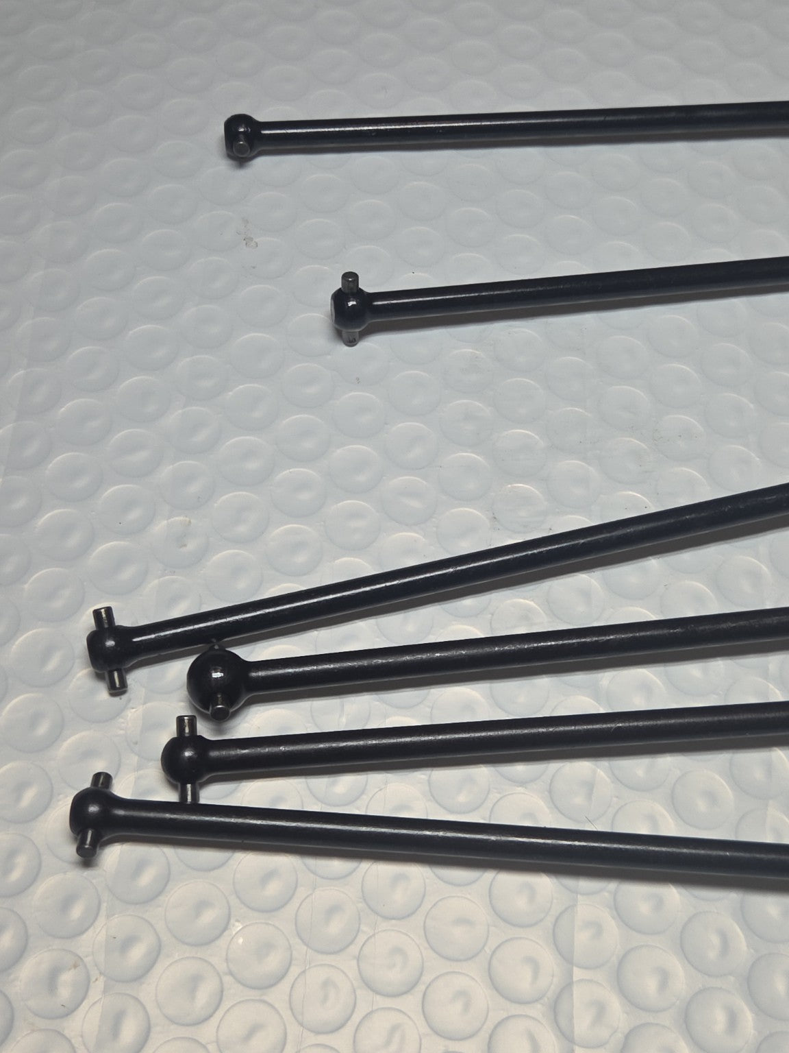 ARRMA Kraton 6S dogbone ends detail