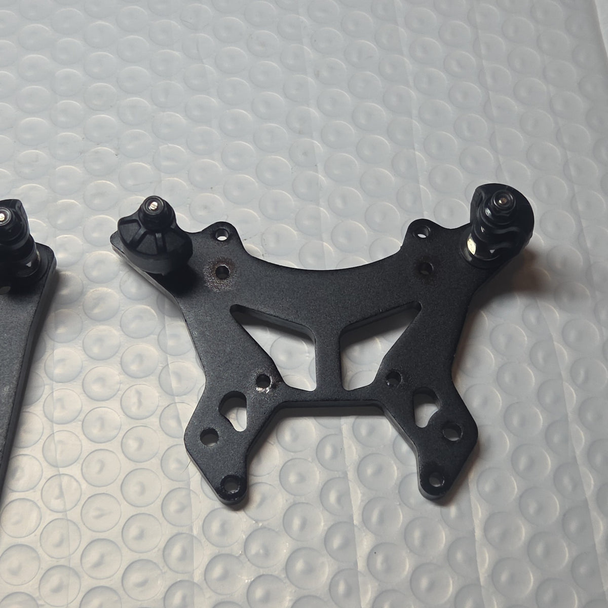 ARRMA Kraton 6S front shock tower
