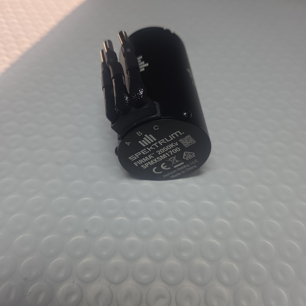 Spektrum Firma 2050Kv brushless motor SPMXSM1700 wires and connectors