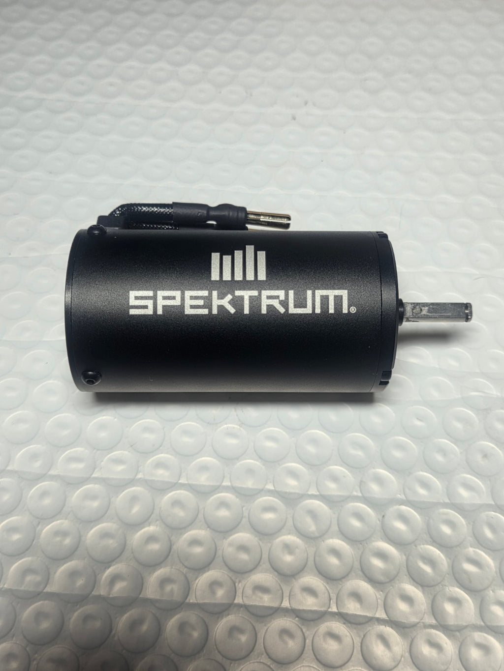 Spektrum Firma 2050Kv brushless motor side view Typhon TLR 6S