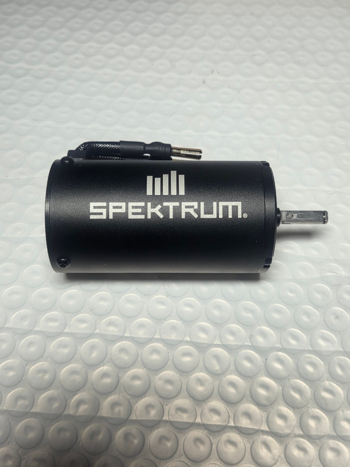 Spektrum Firma 2050Kv brushless motor side view Typhon TLR 6S