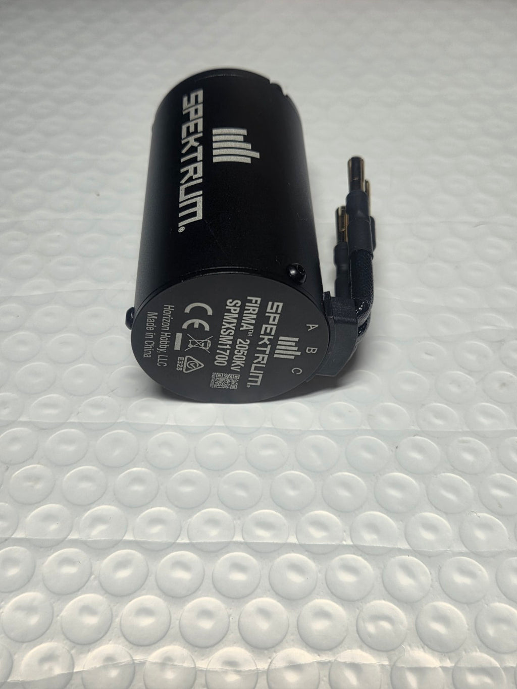 Spektrum Firma 2050Kv brushless motor endbell view Typhon TLR 6S